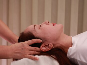 楽楽整体　【もみほぐし/リンパオイルマッサージ/ 肩こり/腰痛】 /整体・頭皮マッサージ