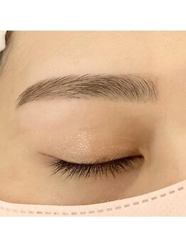 ビューステージ アイブロウサロン 京橋/平行眉