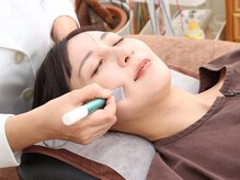 ラミネーションしたような内側から湧き出るハリと艶が出ます。