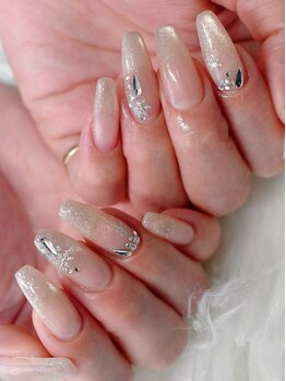 ネイルスポット ユーアンドエー(nailspot yu&a)の写真/初めてのネイルも安心。丁寧なカウンセリングと豊富なデザインで、理想の指先を叶えます。