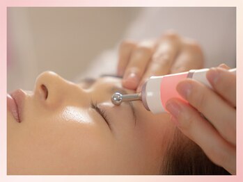 ラナンキュラス(Ranunculus)/目元のキワまで徹底ケア*