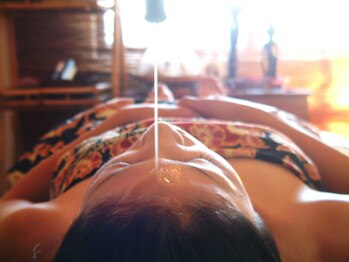 アーユルヴェーダサロン 茶倉/●シロダーラ