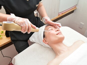 サロン ベル(salon Belle)/RED半永久目元脂肪ケア７０分