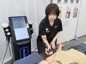 トムストレッチ 浅草橋店/隠す袖から「魅せる袖」へ