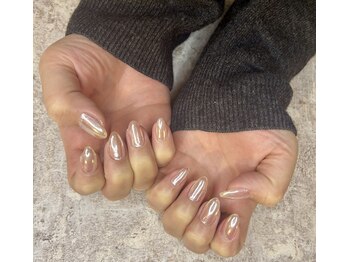 ピンクメタリックネイル