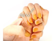 シキ(SIKI)/キャメルカラーの秋ネイル