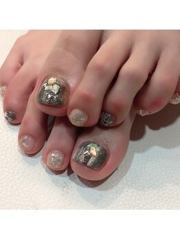 グラマラス アンジェアイ 荻窪店(glamourous ange eye)/グレージュフットネイル