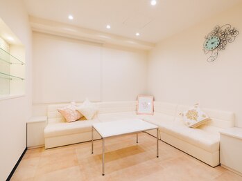 モアトゥインクル 新宿店(MORE twinkle)/ウェイティングスペース