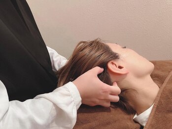 ヴァーチュープラス(VIRTUE PLUS)の写真/《ヘッドマイスター在籍》最高級技術のドライヘッドスパで頭皮から脳に癒しを♪疲労解消で夜の寝付き抜群！
