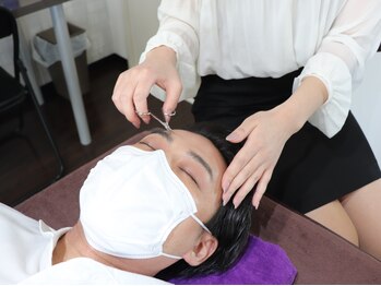 ヒーロー(Hero)/施術:眉カット