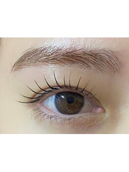 ナチュラル上品な目元にしたい