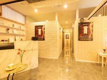 ソンリッサビエン(sonrisabien)/ サロン内廊下