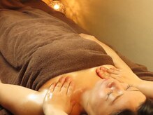 マル(maru)/【12】～デコルテ、首～