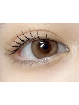 ナチュラル上品な目元にしたい