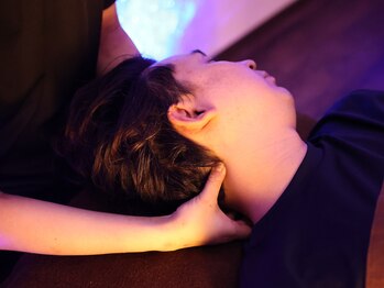 ねむりっつ 神戸元町店の写真/眼精疲労や首肩のケアをサポート。メンズも歓迎、男女問わず安らげる場所でリフレッシュ