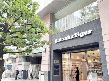 スタイルラボ 名古屋栄(StyleLabo)/オニツカタイガーを左へ