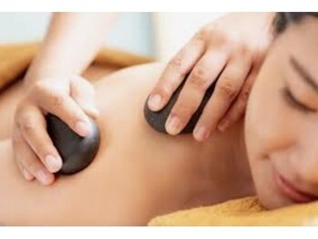 ミント/ホットストーンで芯から温活