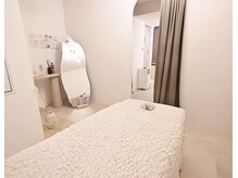 ヒューインディバサロン 横浜(HUE INDIBA SALON)の雰囲気（完全個室のプライベート空間でおくつろぎください。）