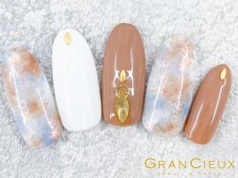 ブラウンニュアンスネイル