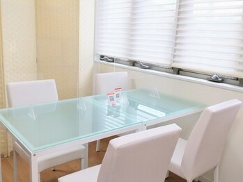 メナードフェイシャルサロン 印西草深店/自然光が差し込む2階フロア♪