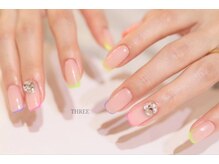 スリー 自由が丘(THREE)/カラフル蛍光フレンチネイル