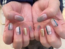 エムウィッシュ アヴァンス メルサ栄店(M.wish Avance)/ チェックネイル　ゴールド