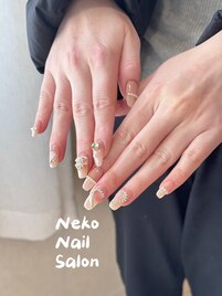 大人ネイル　ベージュ　シンプル