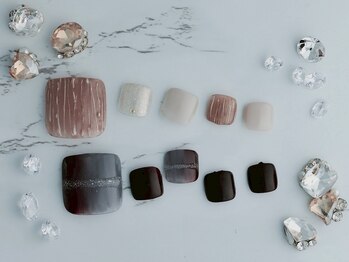 ハーリッチ 野江本店(HeaRich)の写真/フットネイルで足元から輝く♪サンプル豊富◎ハンドとの同時施術もOK！