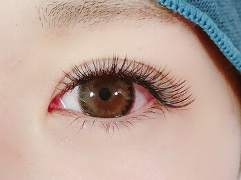 アンムートルーナ(Anmut Luna)/ボリュームラッシュ