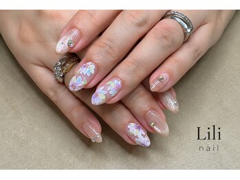 リリネイル 四日市(Lili nail)の写真/【繊細な手描きフラワーが魅力♪】季節のお花から持ち込みまで“好き”を詰め込んだ特別な指先へ☆