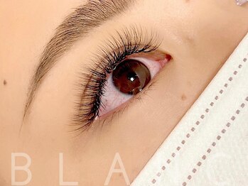 アイラッシュサロン ブラン クレド岡山店(Eyelash Salon Blanc)の写真/【マツエクブーム再燃！爆盛れ目元で美人度UP】負担最小限＆高密度でモチがいいボリュームラッシュが人気◎