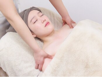 フラッフィー(fluffy)の写真/【こだわりのオールハンド施術♪】優しい空気流れるプライベート空間で心身ともに癒しのひとときを…。