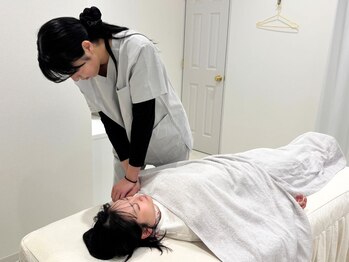 ソレア(Solea)/猫背・巻き肩改善施術