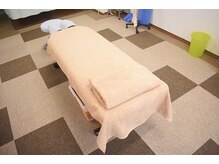 雑色カイロプラクティック整体院/施術ベッド