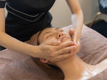 グレースティー 森町 箕面/リフトアップ小顔マッサージ