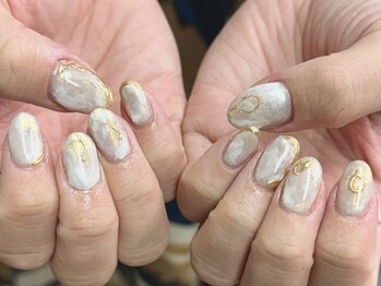 イビズ 新宿店(eviz)/ホワイトニュアンスネイル