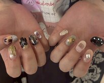 エム ネイル(emu nail)