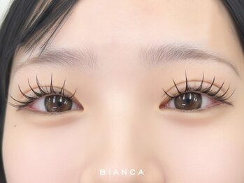 ビアンカ 横浜関内店(Bianca)の写真/&Healthy(アンドヘルシー)導入店!マツエクが下がりやすい方◎エクステ後カールをかけ上向きぱっちり目元に!