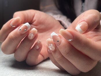 エスディーエフ ネイルズ(SDF nail’s)/持ち込みつけ放題