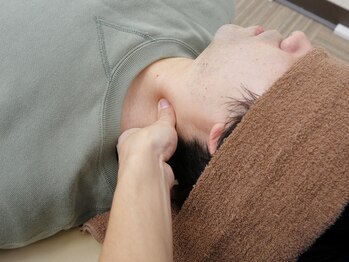 らいおんハート鍼灸整骨院 海老名/頚部への施術