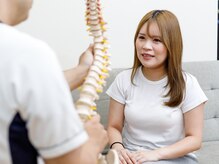 トロイカ整骨院 泉大津店/骨の模型を使ってお身体の説明