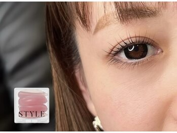ラ クロリ(la Coloris)の写真/【補修成分が濃密配合】特許取得の浸透技術でダメージを最小限に!ケアしながらまつ毛をリフトアップ♪