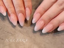 ネイルファリス(NAiL FARiS)/ホワイトグラデーション