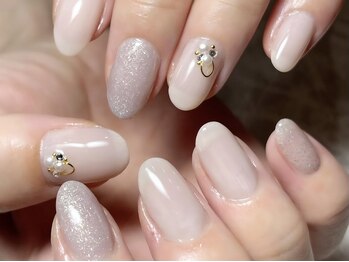 レディグリッター(Lady glitter)の写真/【大人可愛いネイルも♪】デザインにいつも迷ってしまう方・ネイルデビューの方はデザイン豊富な当店へ◎