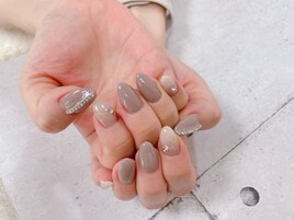 シンプルグレージュネイル