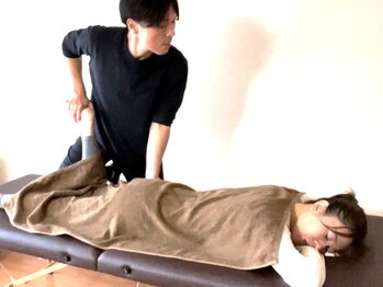 ラヴ(Luv)の写真/痩身美容整体で骨盤と身体のゆがみを調整＆肋骨を締めていき、ぽっこりお腹スッキリ！お悩みを根本改善◎