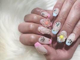 ポップなフラワーネイル