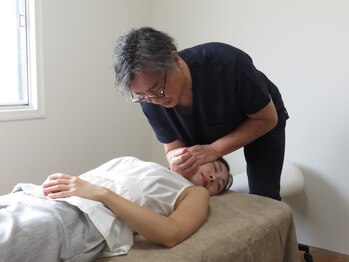 こつこつラボ サンイチマル オオル(310/OOL')の写真/顔の大きさは“骨格の歪み”が要因かも/体から整える小顔ケアで、二重あご・たるみ・左右差を根本改善◎