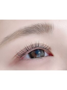 ナチュラル上品な目元にしたい