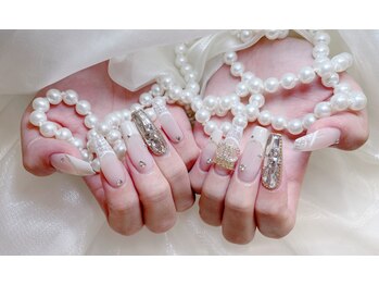 ザ デミュア 銀座店/上品ネイル